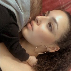 Meet your Posher, Devyn